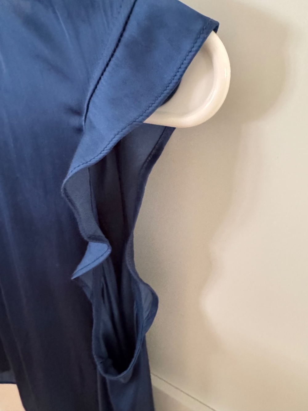 Banana Republic Ruffled Top - Picture 3 of 4
